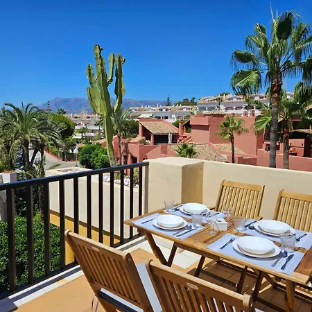 Sea View Penthouse Romana Playa Elviria 아파트